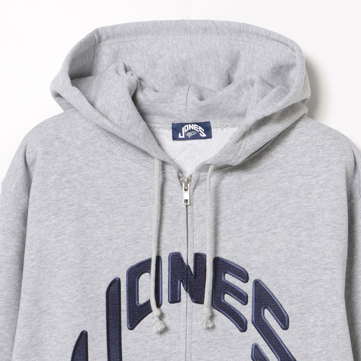 JONES フロント刺繍 フルジップフーディー(中間着(セーター