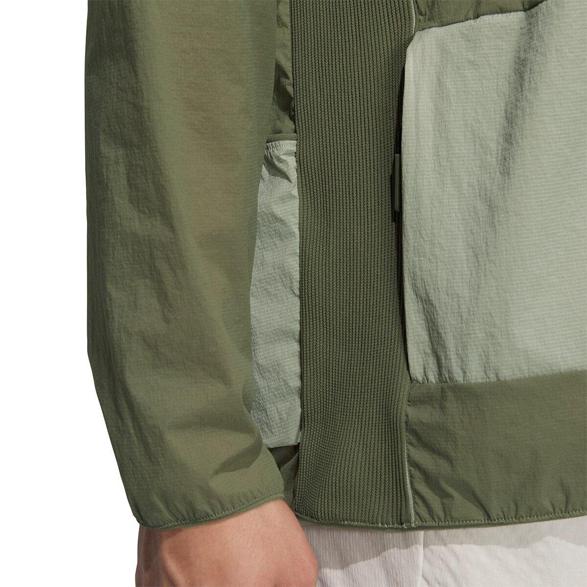 ストレッチ バックポケット付き 軽量 フルジップフーディー(アウター