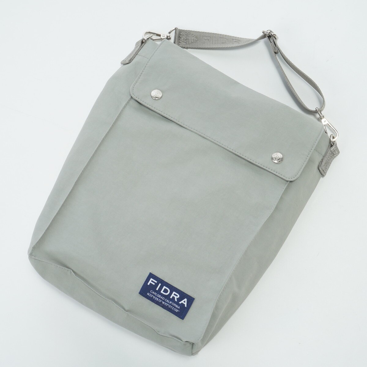 収納ケース付きトラベルカバー(トラベルカバー)|FIDRA(フィドラ