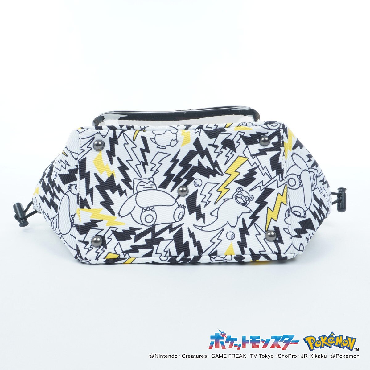 ポケモン（ピカチュウ、ヤドン、カビゴン、コダック） 総柄
