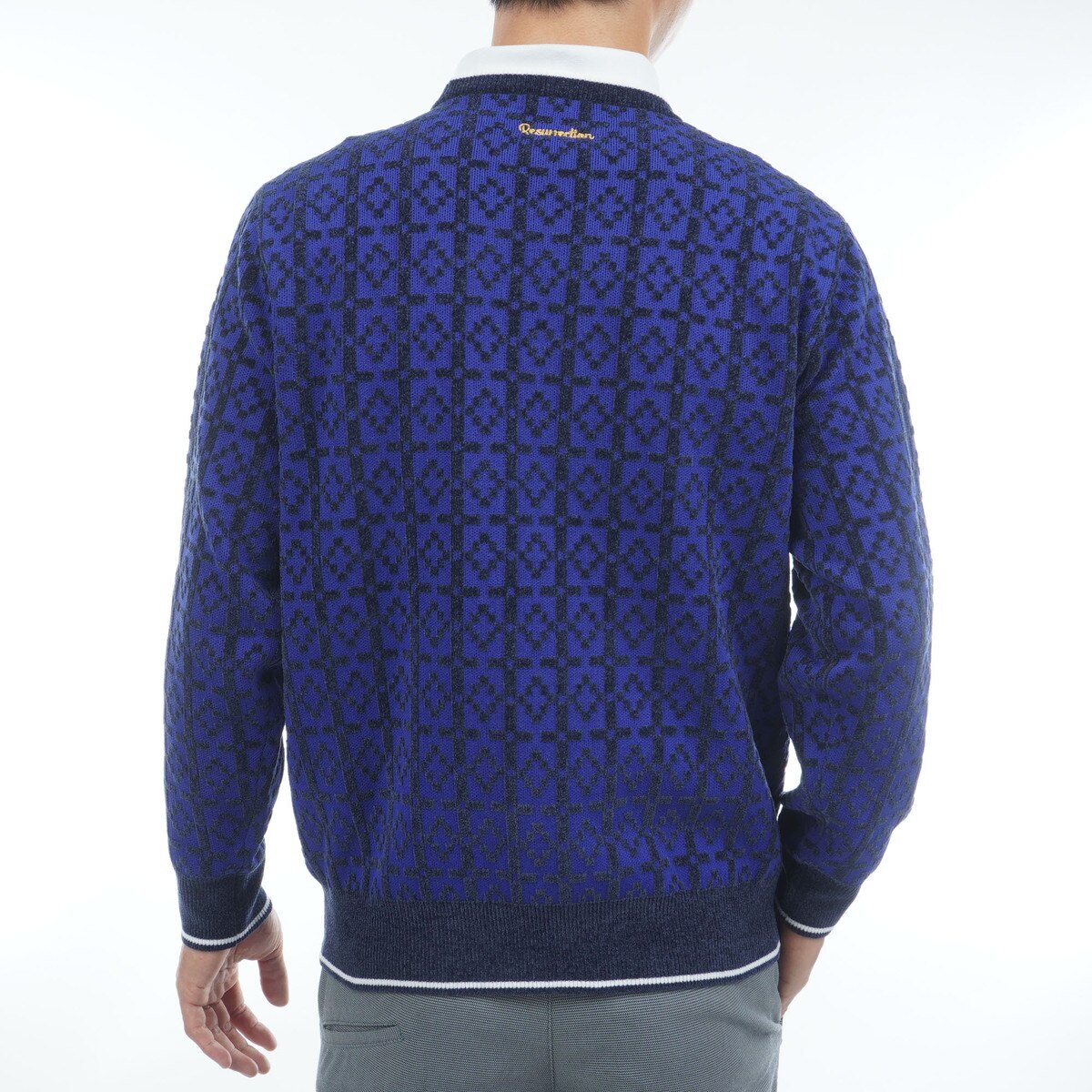 プラハパターンクルーネックセーター(中間着(セーター、トレーナー