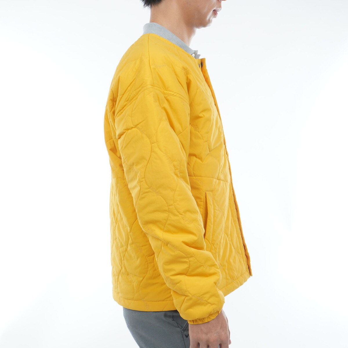 【イエロー】ストレッチタフタキルティングノーカラーブルゾン <NATIVE> (MENS) ストレッチタフタキルティング ノーカラーブルゾン(アウター(ブルゾン