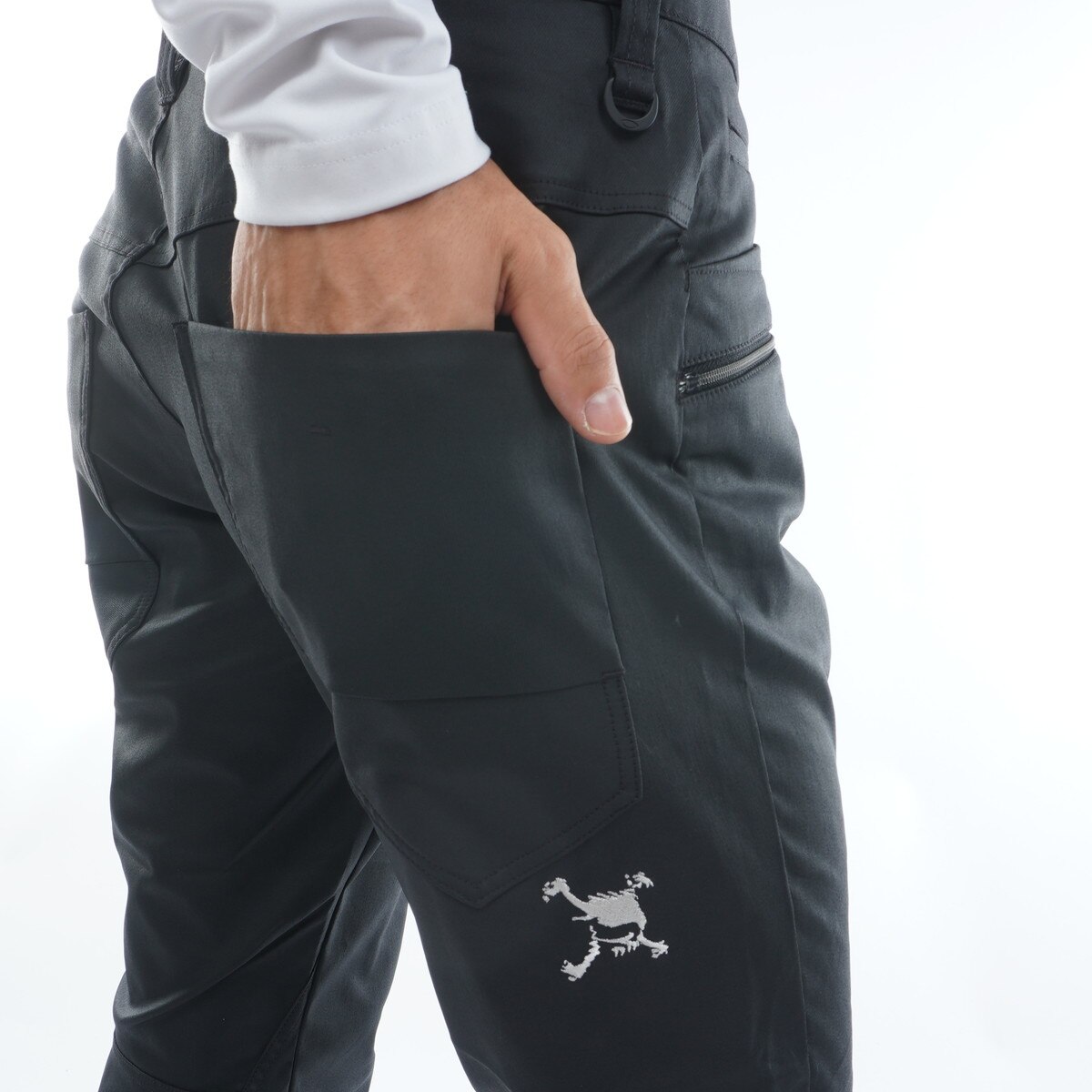 新品　オークリー　パンツ　スカル　テーパード　ストレッチ　秋冬　ネイビー　33 スカル BURNISHED ストレッチ テーパードパンツ(ロングパンツ)|OAKLEY