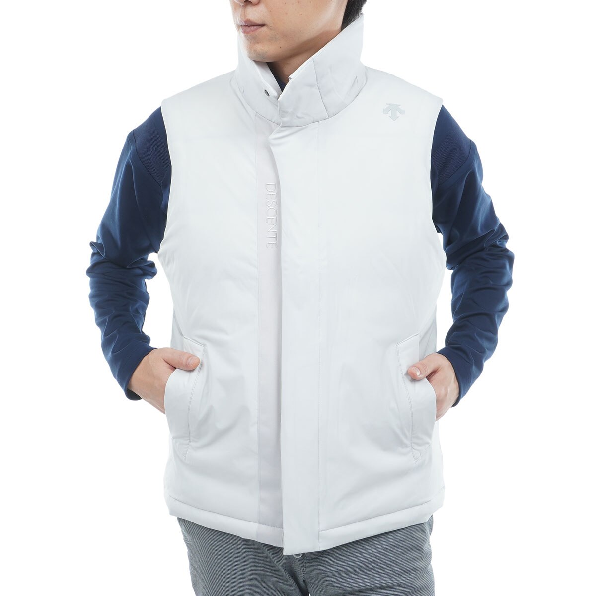 新品 DESCENTE GOLF フルジップダウンベスト 撥水 ストレッチ M 新品 DESCENTE GOLF フルジップダウンベスト 撥水 ストレッチ M