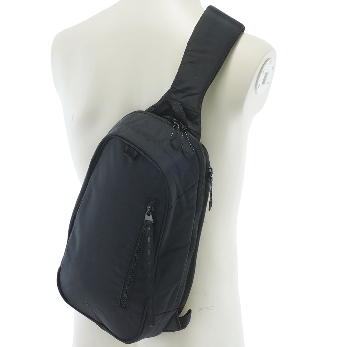 NSW コミュート スリングバッグ(リュック・ボディバッグ)|NIKE(ナイキ