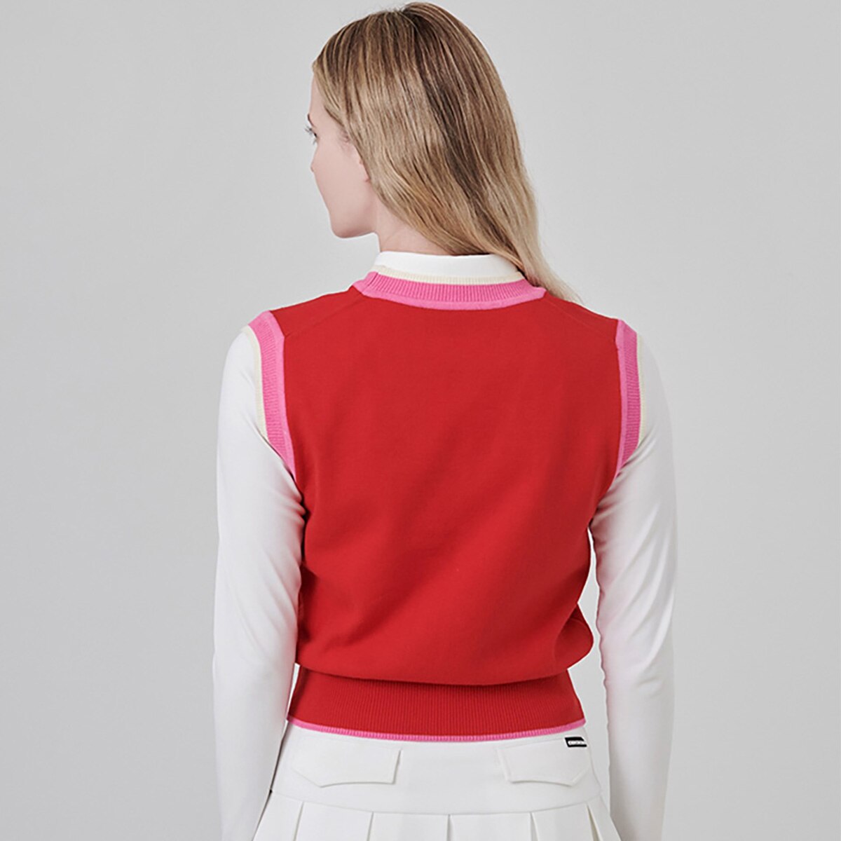 新品　未着用　archivio ゴルフ ニットベスト ホワイト/レッド レディース ARCHIVIO(アルチビオ) ベスト｜中古ゴルフウェア通販サイト