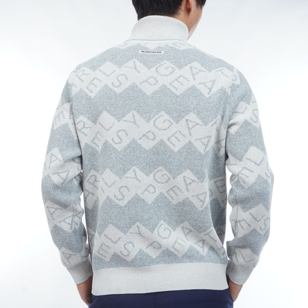 ダブルジャカードロゴギザボーダー柄タートルネックセーター(中間着