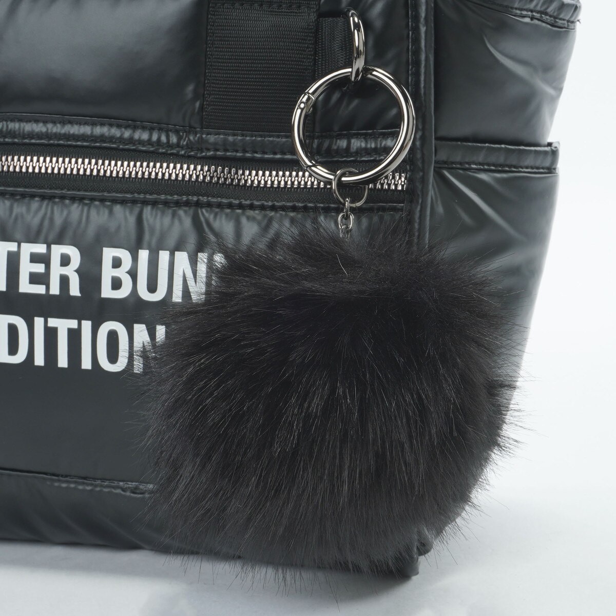 ファーポンチャーム付きカートバッグ(ラウンドバッグ)|MASTER BUNNY