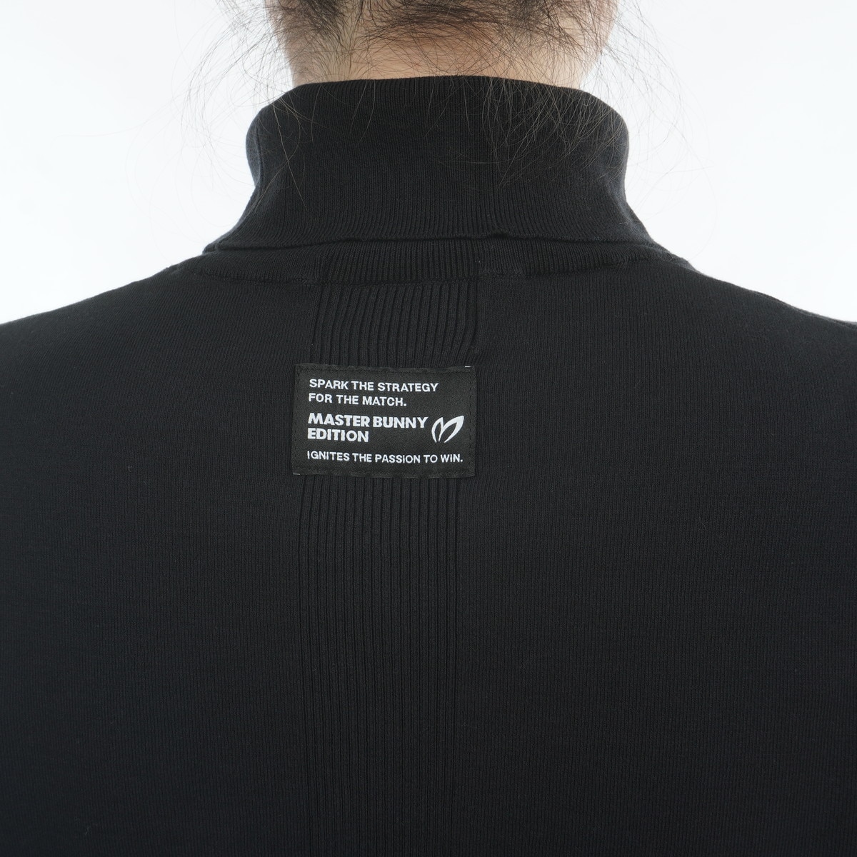 タグ付新品　マスターバニー　タートルネック　黒 タートルネックセーター レディス(中間着(セーター、トレーナー
