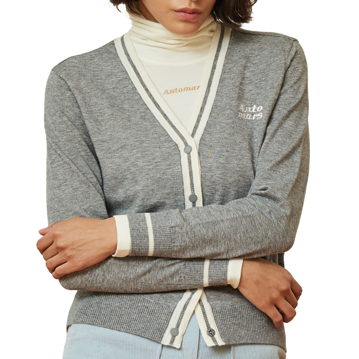 Vネック カーディガン レディス(中間着(セーター、トレーナー