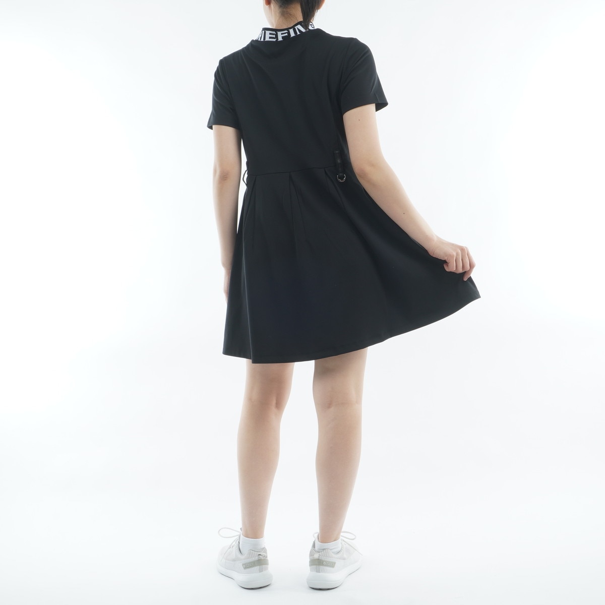 ストレッチ ネックロゴ ハイネック プリーツワンピース レディス