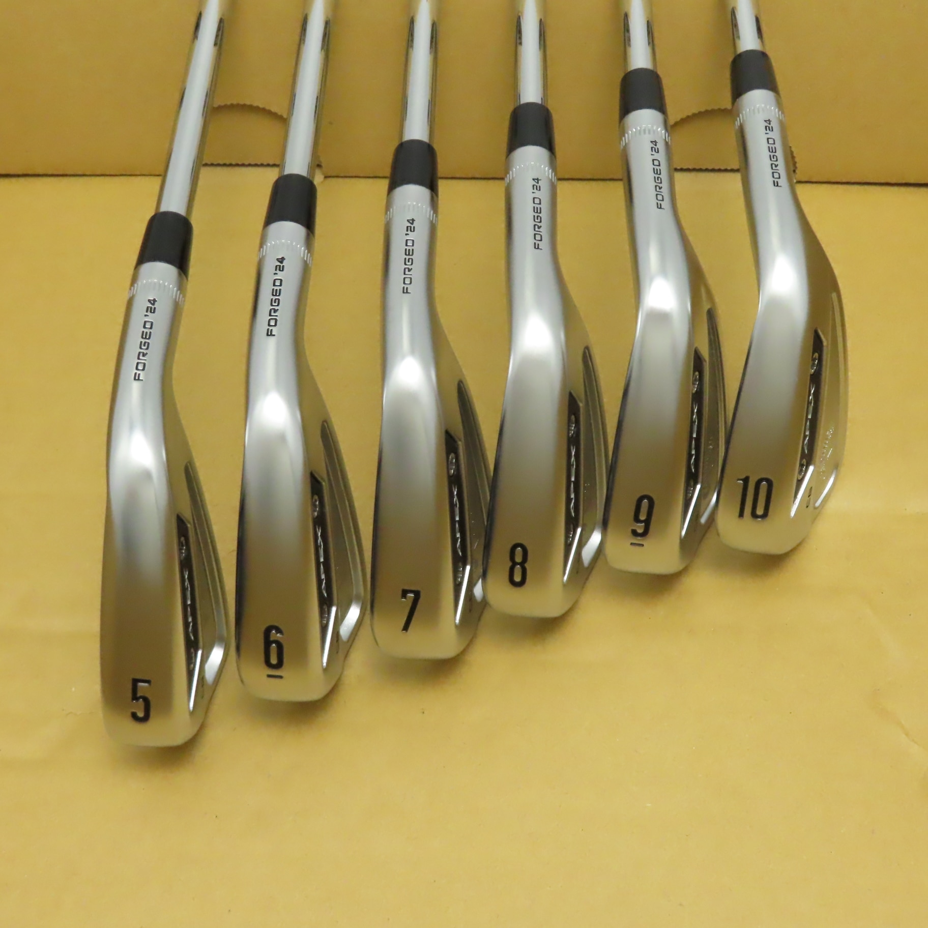 中古】APEX CB(2024) アイアン Dynamic Gold MID 115 26 S200 B