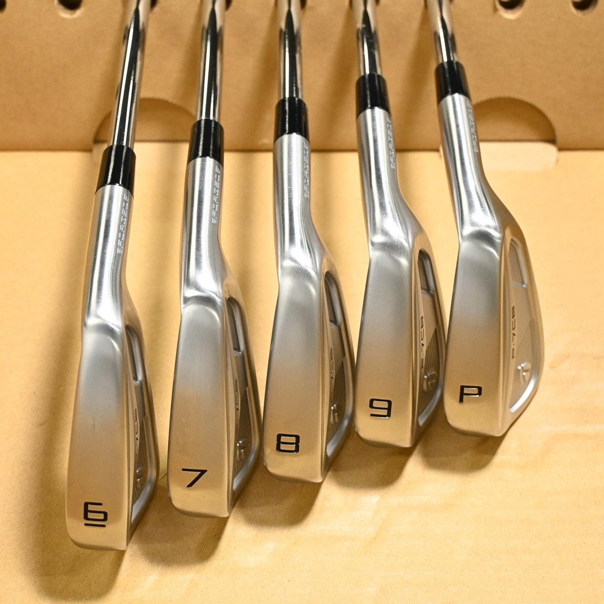 中古】P7CB(2024) アイアン Dynamic Gold MID 115 33 S200 BC(アイアン