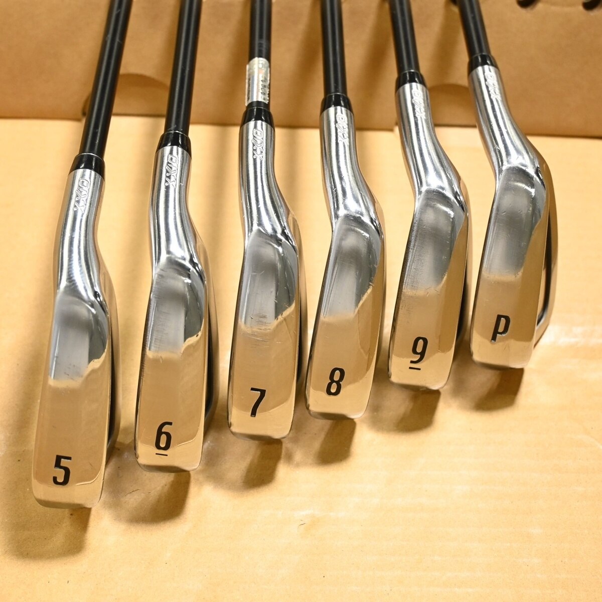 中古】ゼクシオ エックス アイアン Miyazaki AX-1 23 S C(アイアン