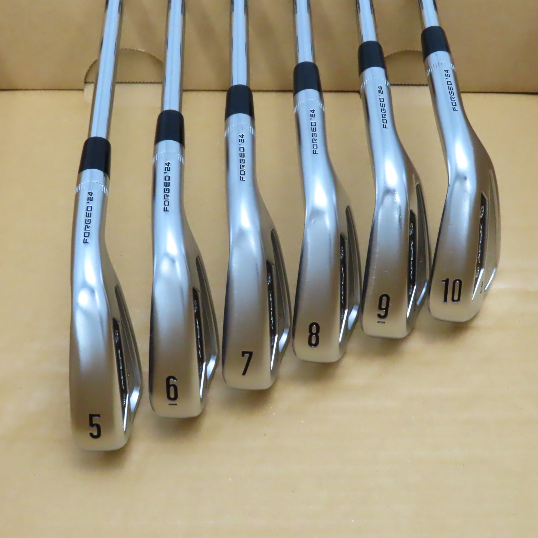 中古】APEX CB(2024) アイアン Dynamic Gold MID 115 26 S200 C