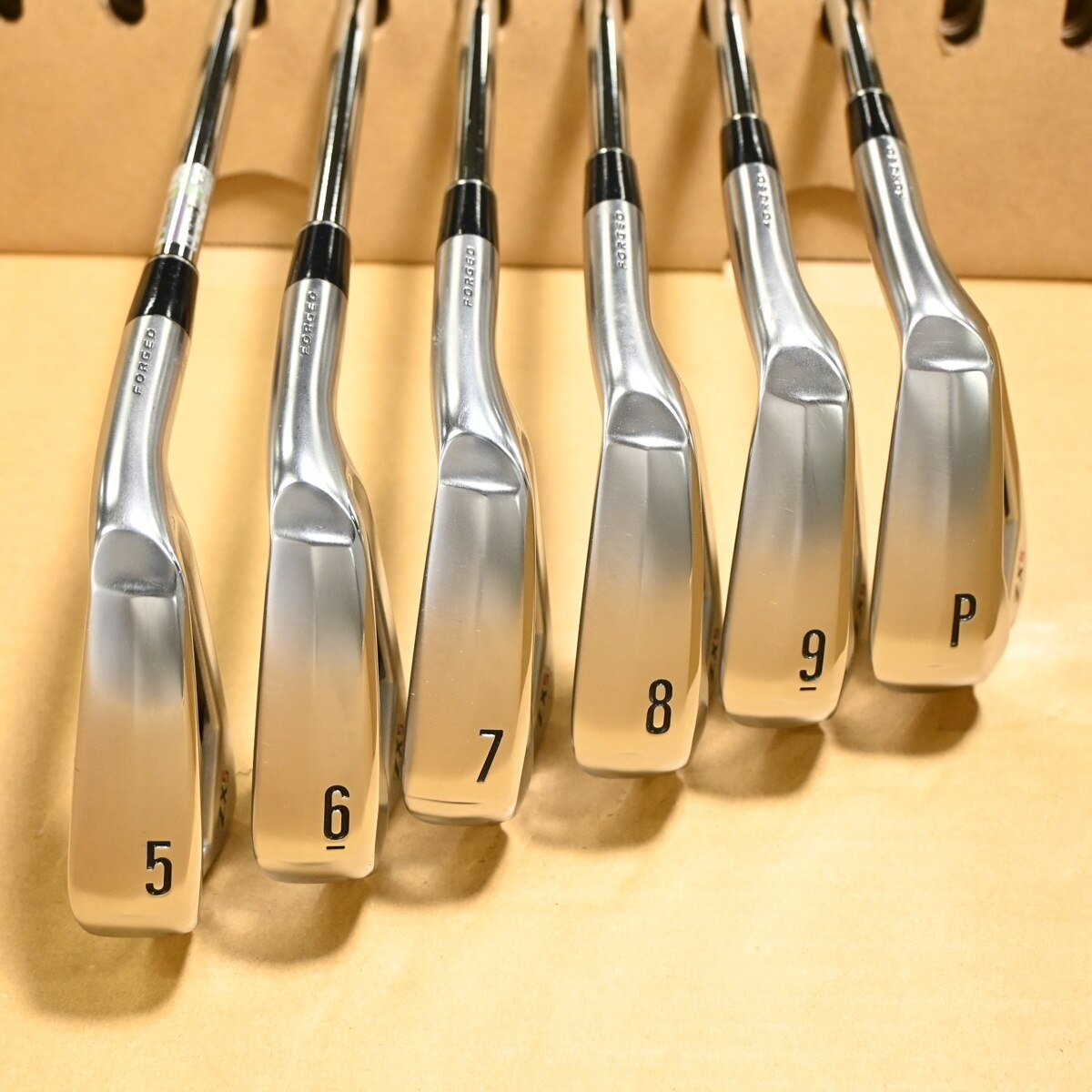 5万円分　
飯田グループホールディングス株主優待施設共通クーポン　 中古】スリクソン ZX5 アイアン Dynamic Gold 95 24 S200 C(アイアン