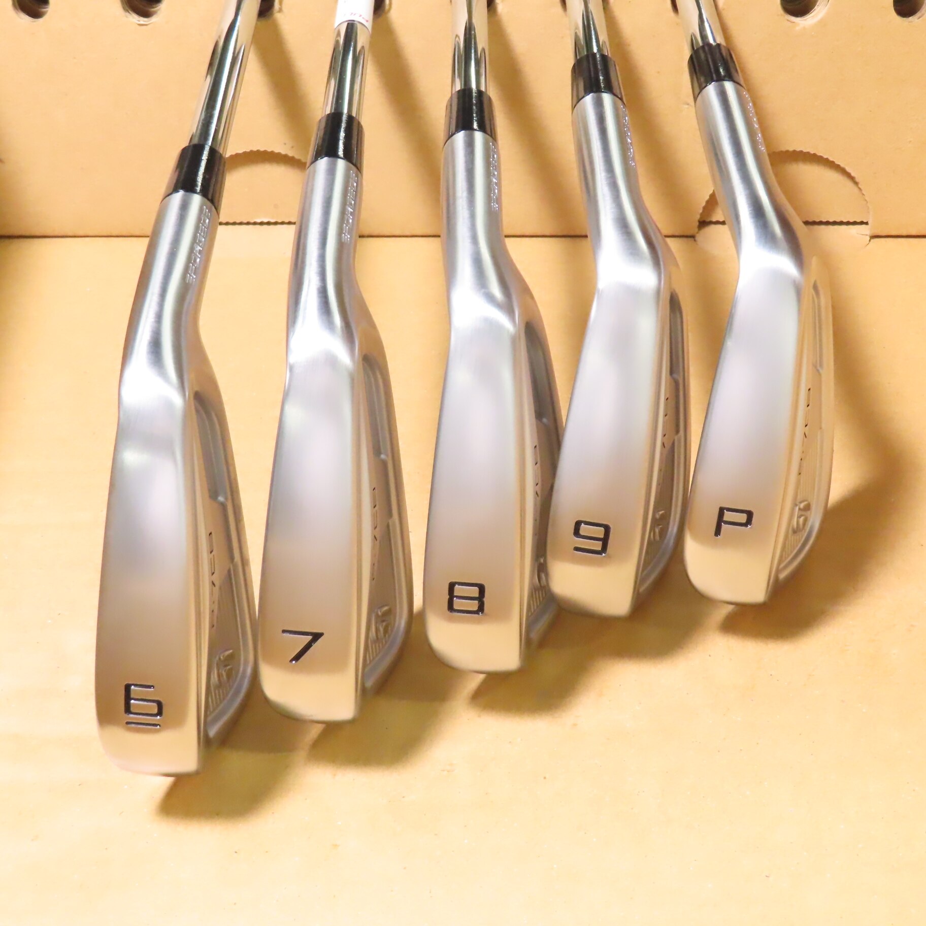 中古】P7CB(2024) アイアン Dynamic Gold MID 115 29 S200 B(アイアン