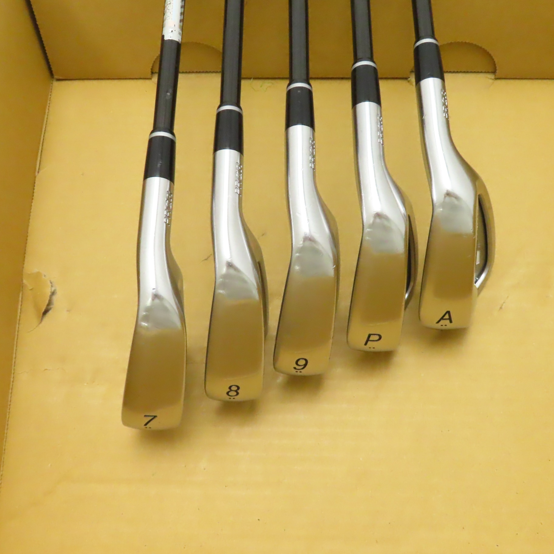 中古】03 IRONS アイアン Diamana FOR PRGR 26 R D(アイアン（セット