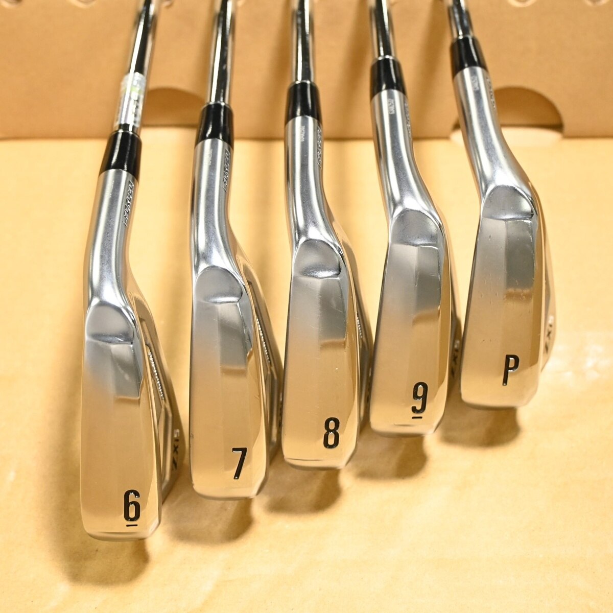 中古】スリクソン ZXi5 アイアン Dynamic Gold 85 27 R300 C(アイアン