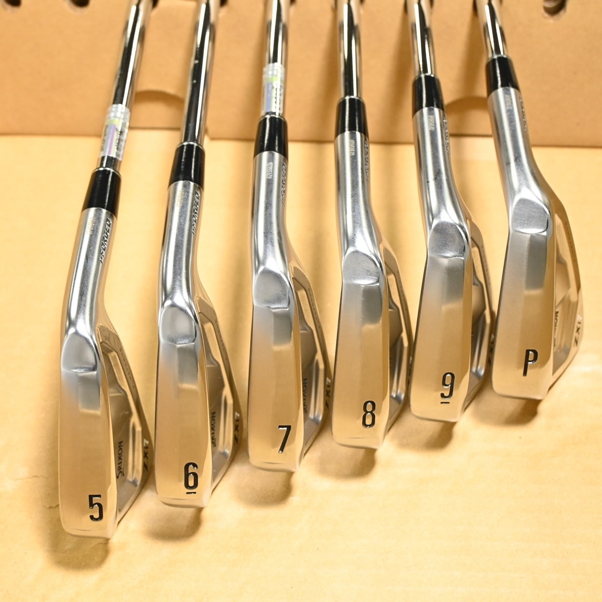 中古】スリクソン ZXi7 アイアン Dynamic Gold EX TOUR ISSUE 25 S200