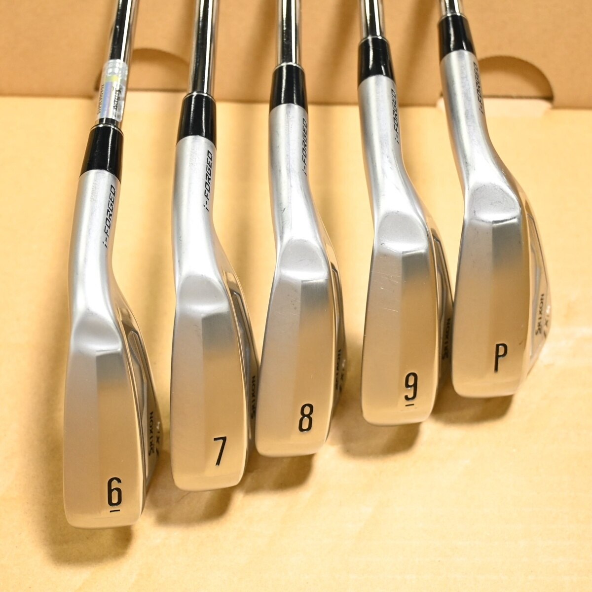 中古】スリクソン ZXi4 アイアン Dynamic Gold MID 95 TOUR ISSUE 25.5