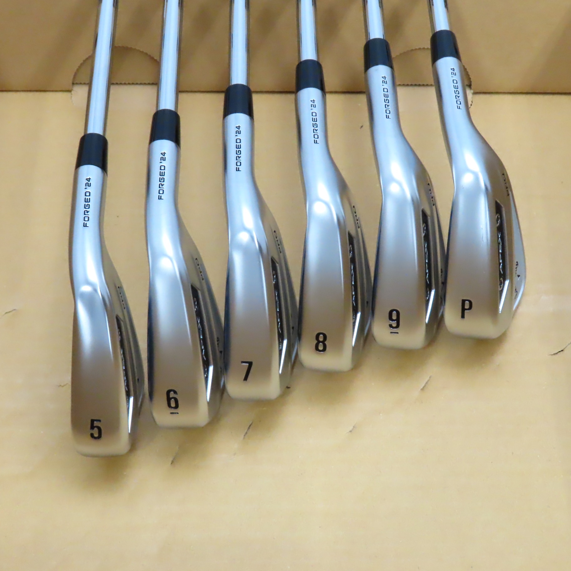 中古】APEX PRO(2024) アイアン Dynamic Gold MID 115 25 S200 BC