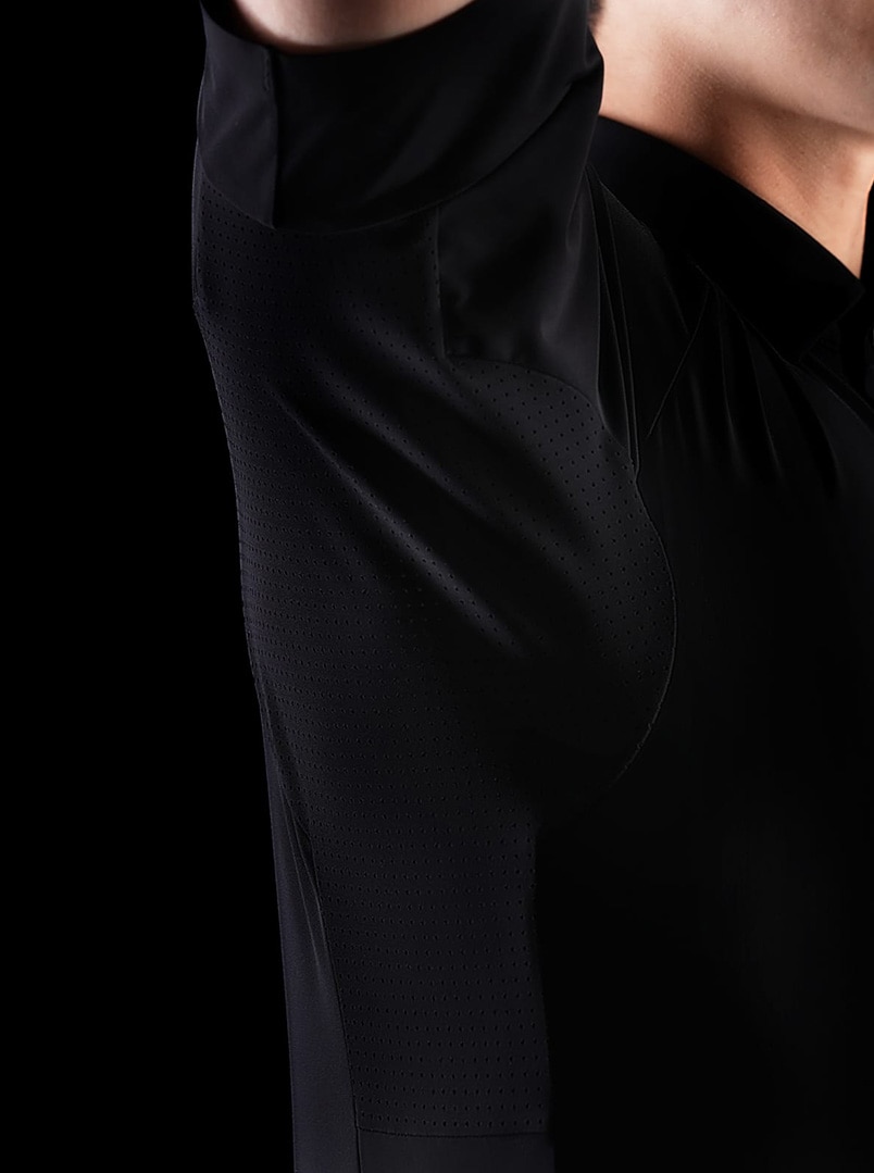 デサントゴルフ スコアアップを目指すための“着るギア” 金メダリスト