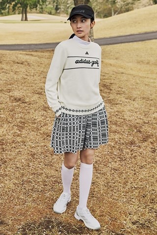 STYLING BY アディダス